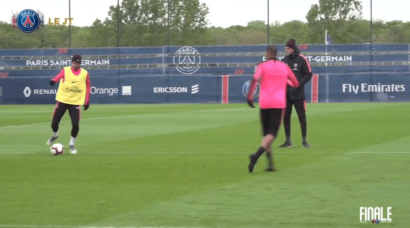 Les images du PSG ce jeudi : amour pour Paris, Neymar répare une erreur et entraînement