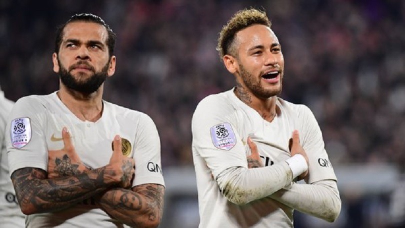 Dani Alves s'exprime à propos des rumeurs de départ de Neymar