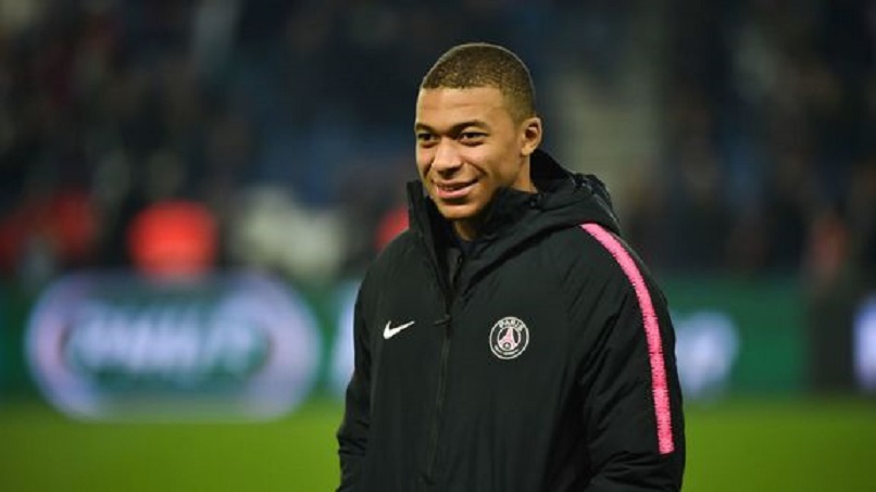 Rennes/PSG - Une supportrice rennaise tente de faire la leçon au PSG, Mbappé la corrige