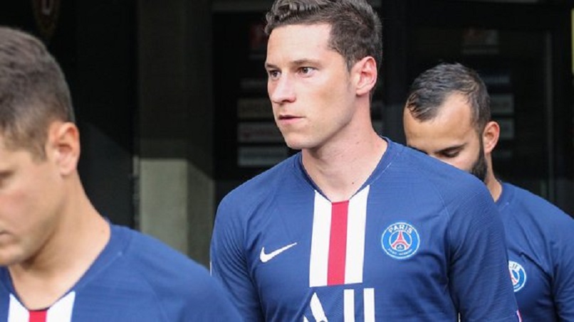 Draxler est "toujours heureux à Paris" et compte rester, indique Le Parisien