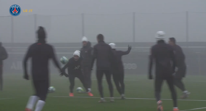 Les images du PSG ce mardi : bêtise de Bernat, conférence de presse et zapping de Noël avec les défenseurs