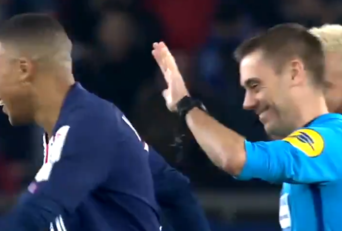 Le PSG s'amuse du vent mis par Mbappé à Turpin durant la victoire contre Saint-Etienne