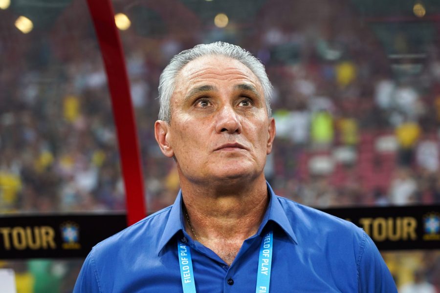 Tite place Neymar « en dessous de Ronaldo et Messi » et assure que « la maturité  » l'aidera