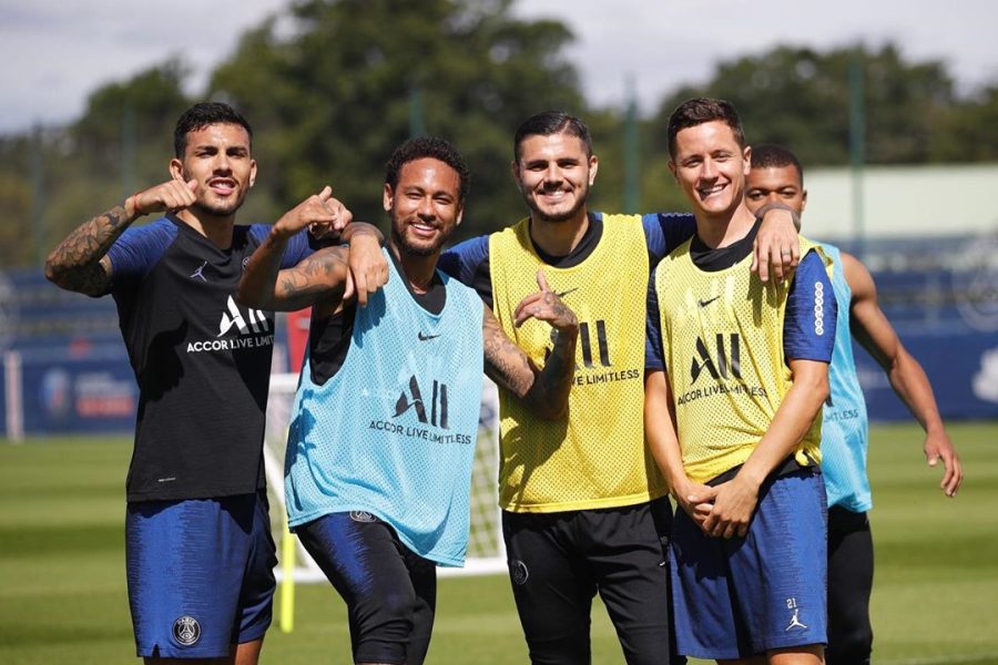 Les images du PSG ce mercredi: Préparation, flashback et chaise pliable