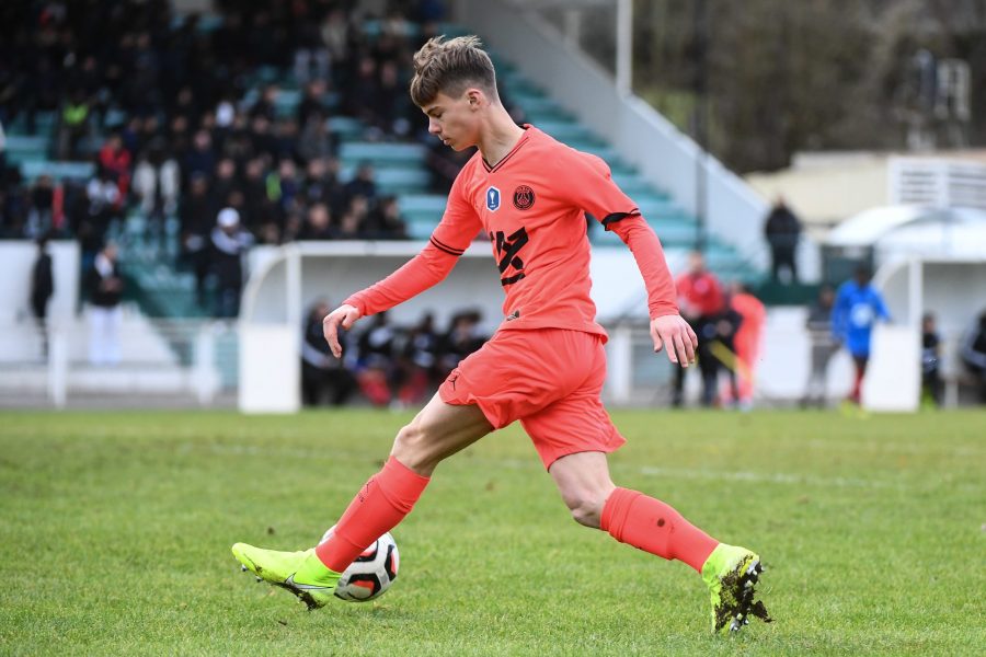 Michut, jeune milieu du PSG, blessé pour environ « un mois », selon RMC Sport