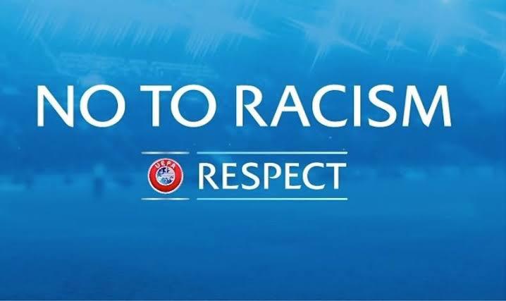 Les images du PSG ce mardi : PSG/Istanbul stoppé et reporté, No To Racism !