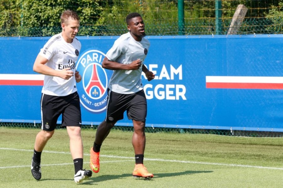 PSG - Aurier n'est "pas satisfait" de sa saison et s'est préparé à Doha.