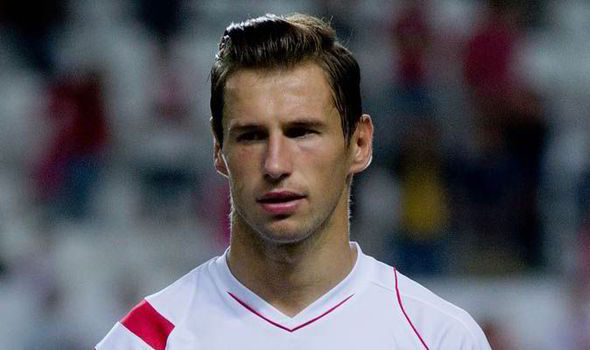 Grzegorz Krychowiak est à Paris, transfert imminent selon la presse epagnole