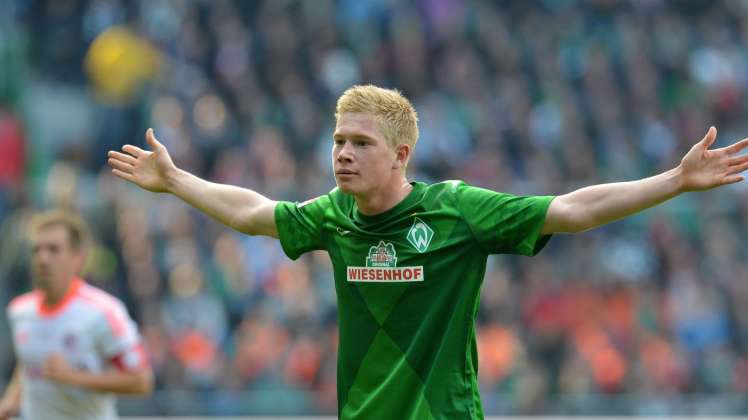 Mercato - L'agent de De Bruyne garde contact avec le PSG, le Bayern et Wolfsburg