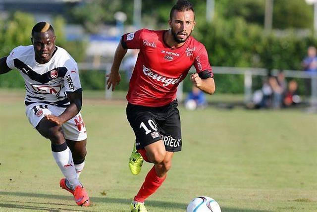 Ligue 1 - Benezet et le bus "mal garé" gentiment moqué sur Twitter