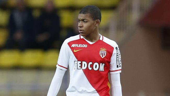 Bernès "Mbappé a la qualité, mais il faut faire attention à l’emballement"  