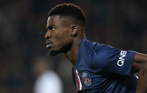 Serge Aurier repart de Monaco en béquilles!