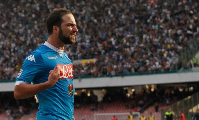 Mercato - "Le PSG est le seul club qui tient la corde sur Higuain", selon un agent FIFA