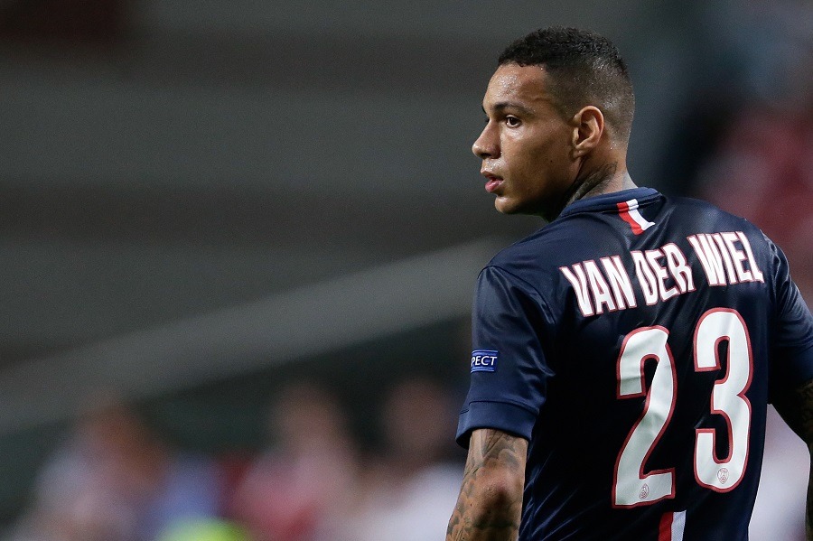 Van der Wiel a été très déçu, gêné et critique Laurent Blanc pour son manque de communication