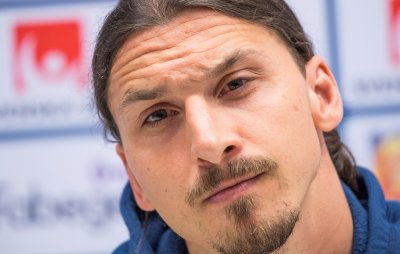 Anciens - Zlatan répond à Cantona "Je ne serai pas le roi de Manchester. J'en serai le dieu"  