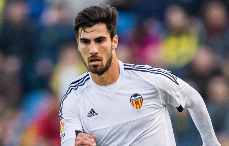 André Gomes refuse le notamment PSG et signe au FC Barcelone, qui a officialisé l'accord