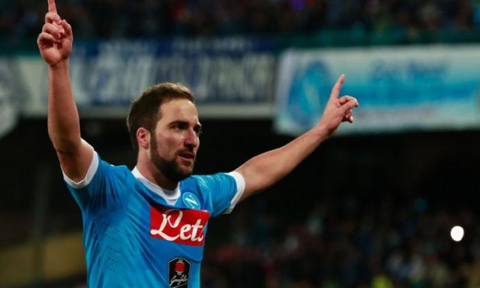 Mercato - Le PSG penserait à mettre Rabiot et 70 millions d'euros pour Higuain, difficile à croire