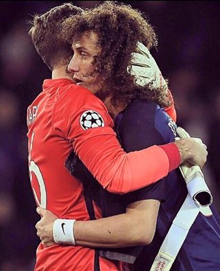 Les images partagées par les joueurs du PSG ce jeudi Trapp salue David Luiz