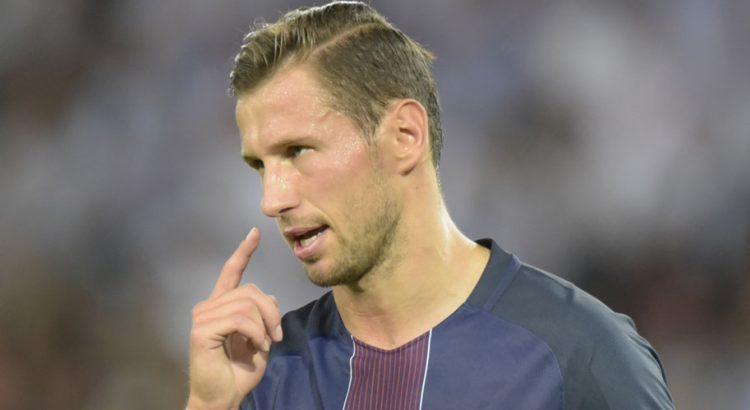 Emmanuel Petit "Il m’a fait de la peine Krychowiak...on l'a souvent vu isolé"