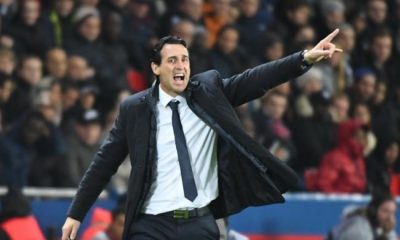 Emery "vit la réalité du terrain avec ses joueurs...une volonté de transmettre", selon Stephen Bunard