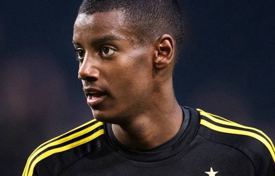 Mercato - Le PSG offrirait 10 millions d'euros pour Isak, son club en voudrait 5 de plus