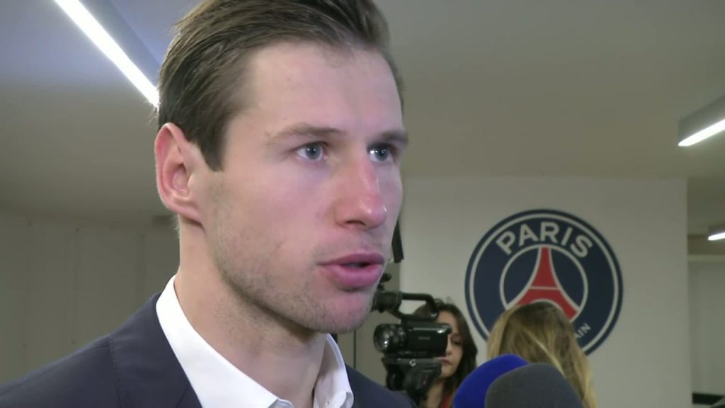 Krychowiak "Il se bat pour sa place, il tente de prendre les choses de manière positive", selon son aget