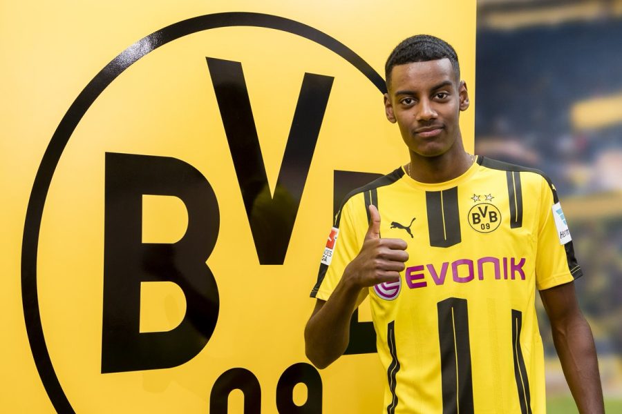 Mercato - Alexander Isak a finalement signé au Borussia Dortmund.jpg