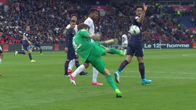 Roger-Petit Tout amateur de football un brin sensé ne peut soutenir Trapp