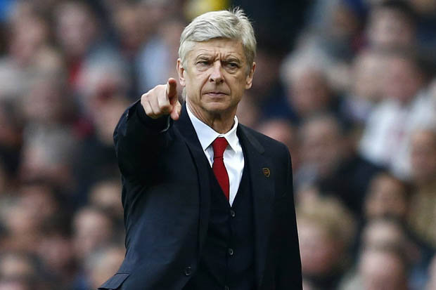 Arsène Wenger, un temps annoncé dans le viseur du PSG, a prolongé à Arsenal