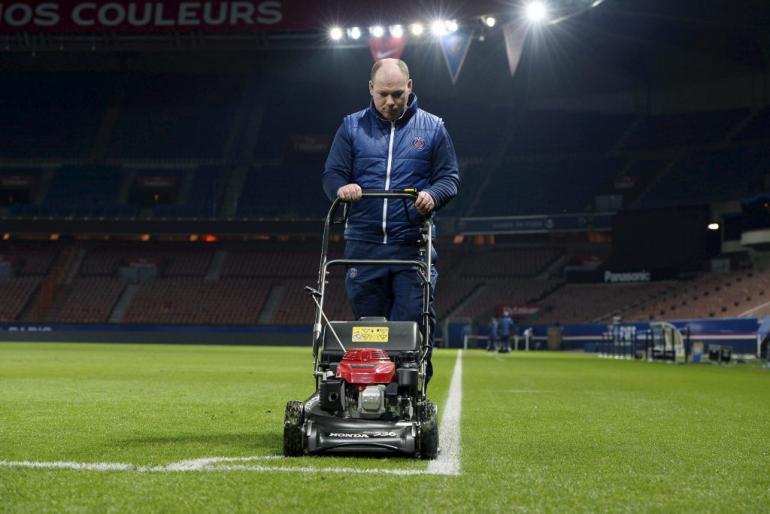 Calderwood mon père était un jardinier passionné, et j’aimais beaucoup le football