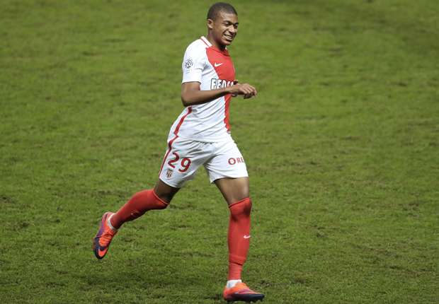 Degorre Le PSG accuse un retard conséquent sur le dossier Mbappé