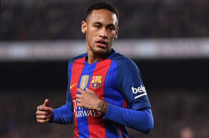 Des joueurs du PSG parlent avec Neymar et savent qu'il arrive, selon un journaliste à Barcelone