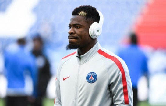 Mercato - Serge Aurier, cible de Manchester United et l'Inter de Milan, attend son procès