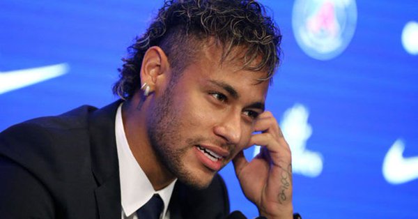 Le père de Neymar se confie "J'ai essayé de le convaincre de rester...Il suit sa destinée"