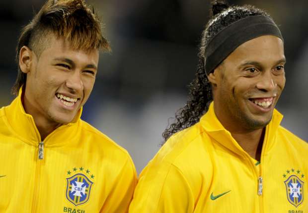 Ronaldinho J'espère que Neymar prendra le relais de Ronaldo et Messi