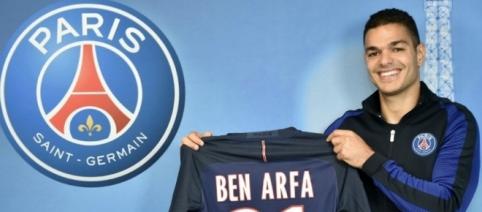 Ben Arfa publie une photo avec des joueurs de l'équipe réserve du PSG, avec un grand sourire