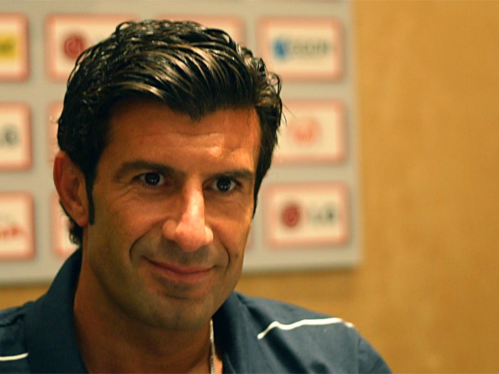 Luis Figo A partir du moment où le PSG respecte le Fair-Play Financier, il n'y a rien à dire