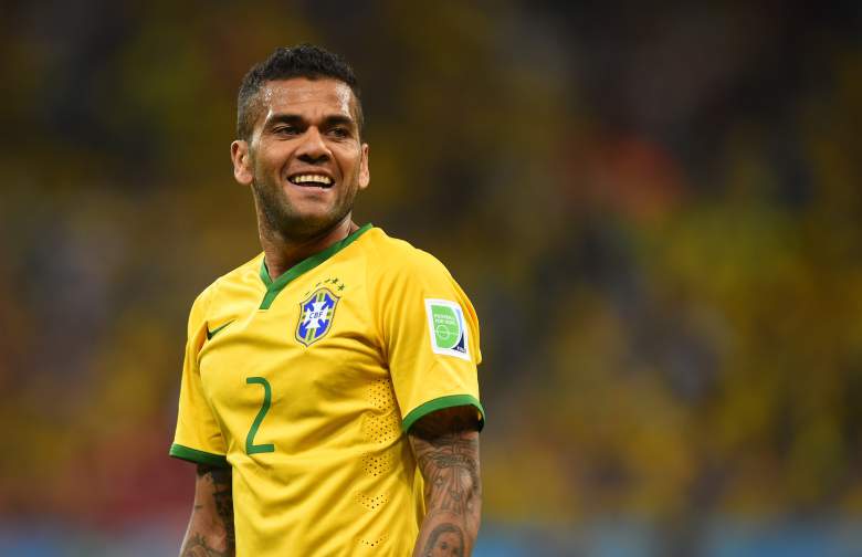 Dani Alves ne veut plus parler de Manchester City et commente son rôle de capitaine du Brésil