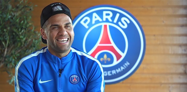 Daniel Alves "A la base, j’étais attaquant"