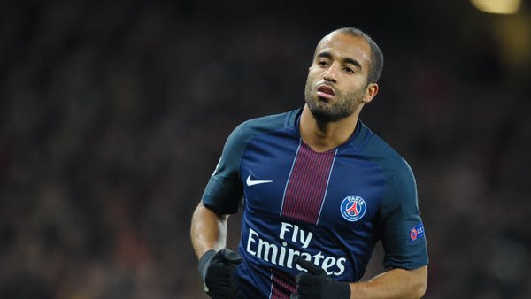 Le FC Nantes a salué Lucas Moura en marge de la rencontre face au PSG