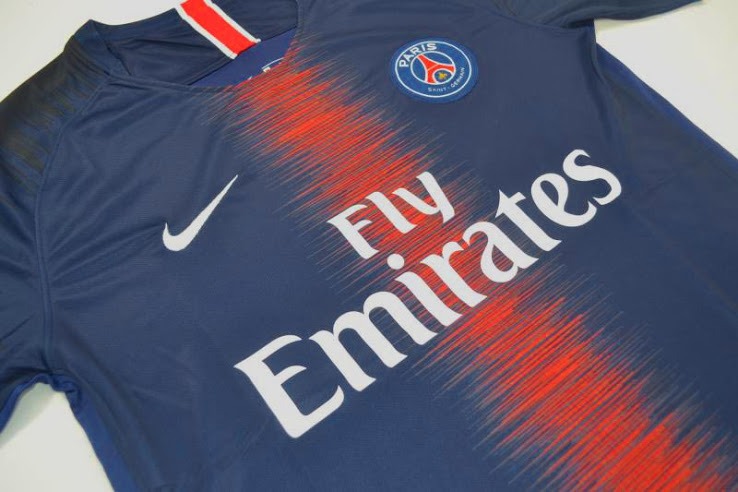 Le maillot du PSG à domicile pour la saison prochaine en images !