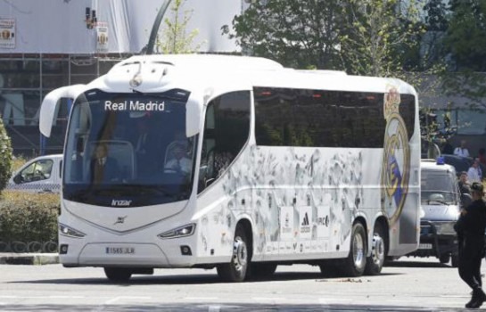 L'Equipe accuse le PSG d'avoir demandé à la police de ne pas escorter le Real Madrid, Yahoo explique que c'est complètement faux