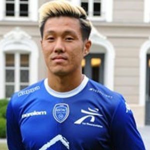 Suk Hyun-jun attaquant ESTAC Troyes