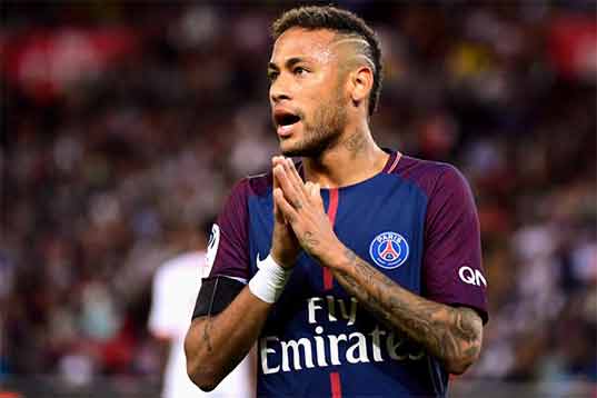 Selon Stoitchkov, Neymar a signé au PSG notamment parce qu'il est proche de France Football