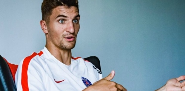 Thomas Meunier s'amuse avec le Stade Malherbe de Caen sur Twitter