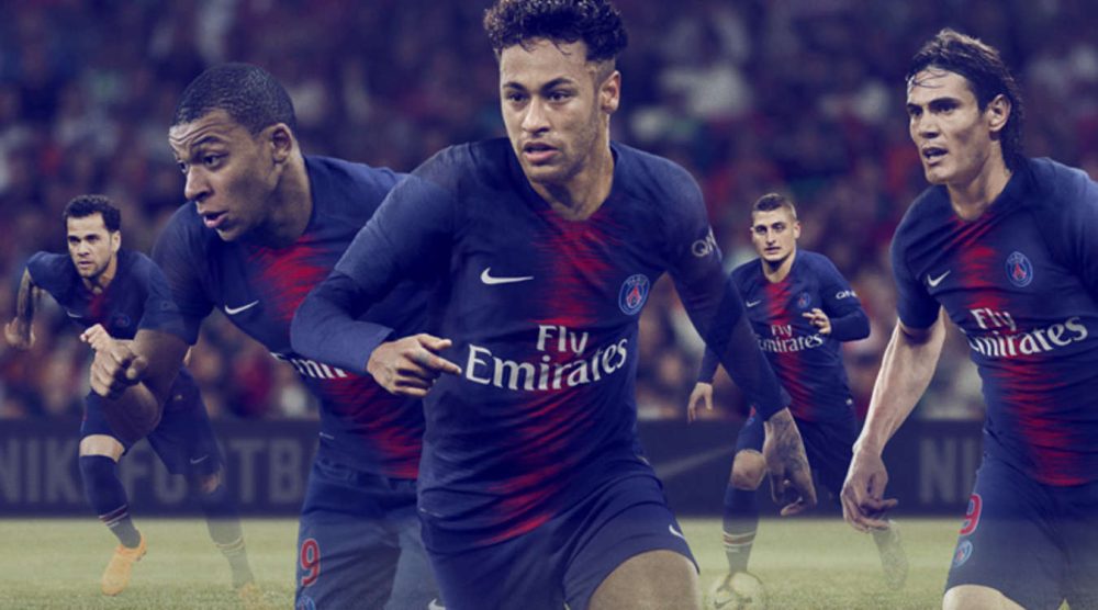 Le PSG présente son maillot domicile 2018-2019 et indique sa mise en vente