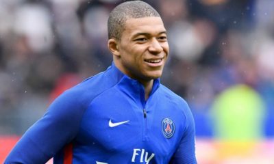 Mbappé s'échauffe avec un jeune ramasseur de balle, qui raconte ce grand moment