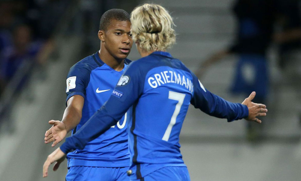 FrancePérou - Les équipes officielles Mbappé titulaire dans le 4-2-3-1 des Bleus !