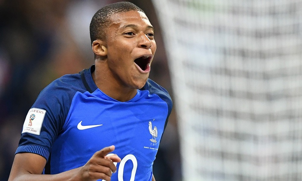 FrancePérou - Mbappé encore annoncé titulaire dans le 4-3-3 des Bleus