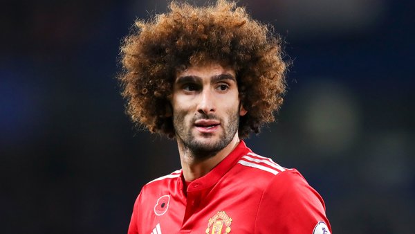 Marouane Fellaini, un temps annoncé proche du PSG, prolonge finalement à Manchester United, c'est officiel